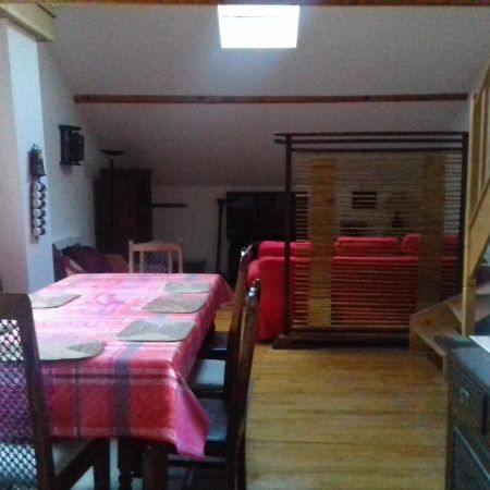 Appartement En Loft 50M2 Dans Maison Avec Chambre En Mezzanine Et Canapes Lits Dans Salon Сен-П'єрр-де-Шартрез Екстер'єр фото